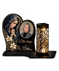 Maryja z liliami ze zdjęciem — zdjęcie 1