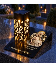 Gięty Pieta — na nagrobku wieczorem