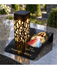Gięty Jezus Miłosierny — na nagrobku w dzień