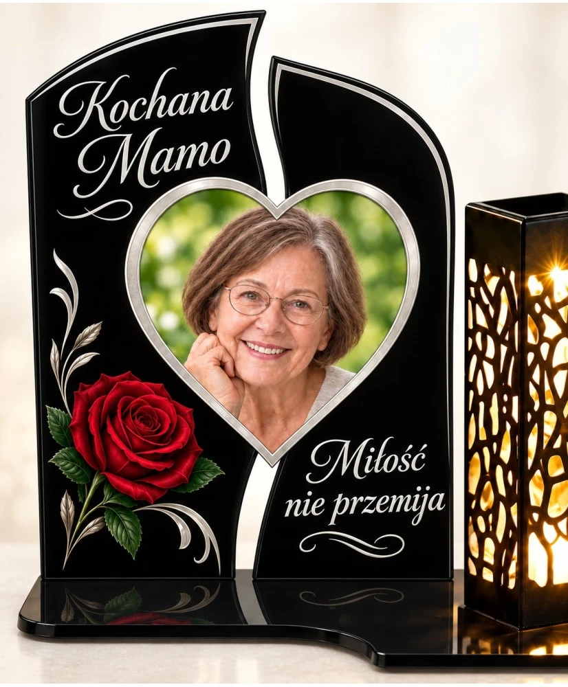 Róża pamięci ze zdjęciem — zbliżenie tabliczki