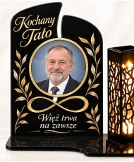 Nieskończona więź ze zdjęciem — zbliżenie tabliczki