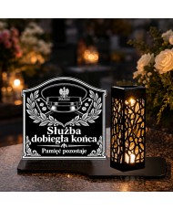 Duży znicz solarny LED XL z grawerem — Czapka policyjna — Pamięć pozostaje — drugie ujęcie dzienne